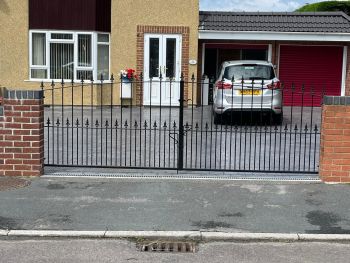 Small Driveway gates 41